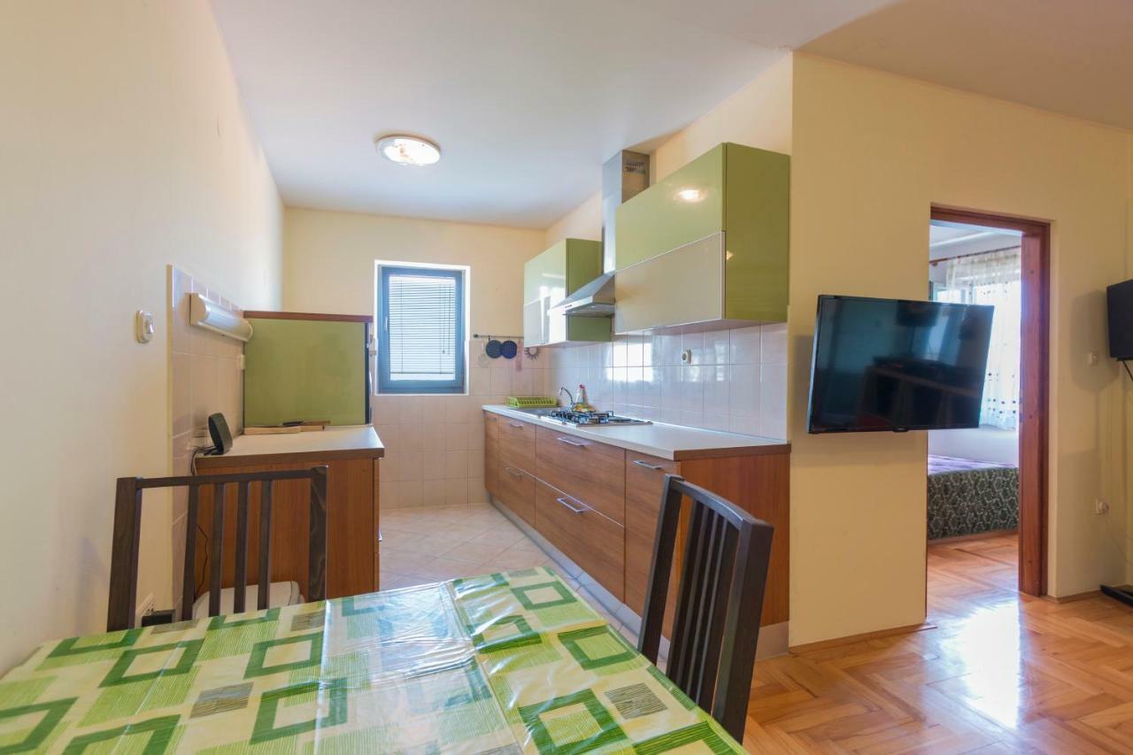 Apartment Yolanda *